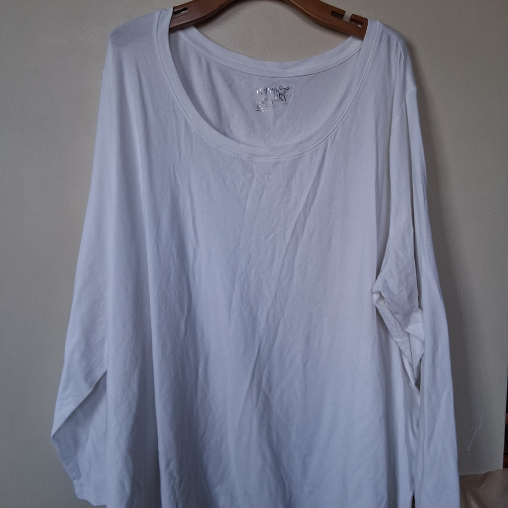 Terra & Sky Women's Classic White Long Sleeve Tee